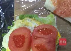 Tuna Illustration of how to make a sandwich 5