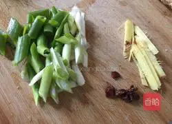 Illustration of how to make braised beef vermicelli 3