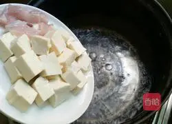 Illustration of how to make leek and tofu soup 5