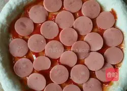 Illustration of making simple pizza with electric baking pan 2