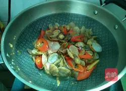 Illustration of how to make spicy fried clams 7