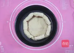 Illustration of how to make ham and shrimp pizza 9