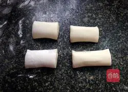 Illustration of how to make sesame candy heart thousand-layer pastry cake 13