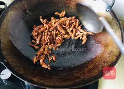 Illustration of how to make soybean sprouts and fried pork 4
