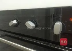 Illustration of how to make orange Orleans roast duck breast with mushrooms and asparagus 2