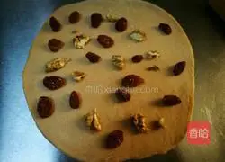 Illustration of how to make fancy European bags 5