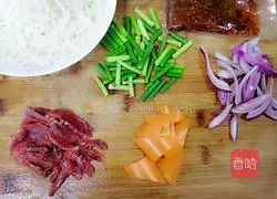 Illustration of how to make fried rice noodles 1