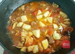 Illustration of how to make beef stew with tomatoes and potatoes 9