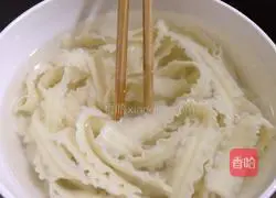 Illustration of how to make vegetarian curry fried noodles 4