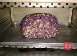 Illustration of how to make Haakon Bread (banana, purple sweet potato puree) 4