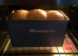 Illustration of how to make coconut milk toast 12