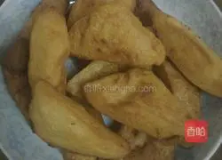 Illustration of how to make potato flour and dried beans wrapped in lettuce (Chaoshan snack) 5