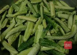 Illustration of how to make pickles and cucumbers 6