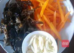 Original Beijing Sauce Shredded Pork Recipe Illustration 3