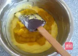 Illustration of how to make pumpkin chiffon cake 6
