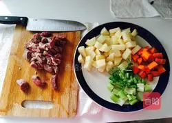 Illustration of how to make braised beef 1