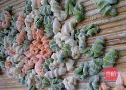 Illustration of how to make colorful mochi 7