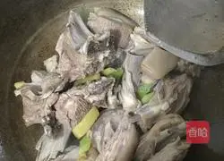 Illustration of how to cook mutton with radish 3