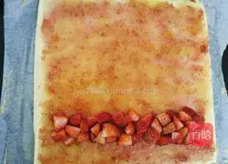 Illustration of how to make strawberry rolls 12