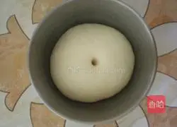 Illustration of how to make black pepper beef fillet pizza 2