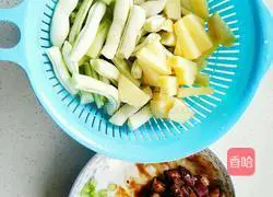 Illustration of Shanxi Bean Braised Noodles 1