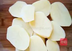 Illustration of how to make bacon potatoes 1