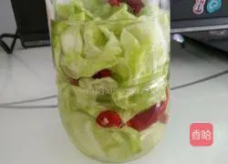 Illustration of how to make kohlrabi kimchi 5