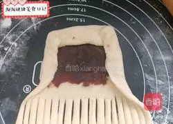 Illustration of how to make yarn ball bread 10