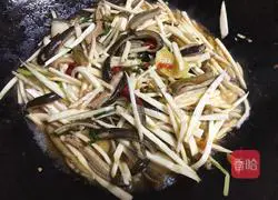 Illustration of how to make fried shredded eel with wild rice 10