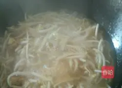 Illustration of how to make fried rice noodles (home-made thick rice noodles) 5