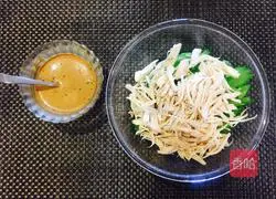 Illustration of how to make cold shredded chicken 8