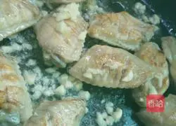 Illustration of braised chicken wings in oyster sauce 6