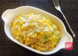 Illustration of how to make tuna cole salad 10