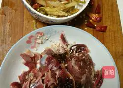 Illustration of how to make fried duck gizzards with kimchi 1