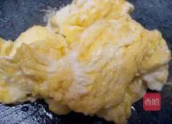 Illustration of how to make fried rice noodles with eggs 5