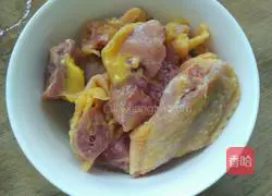 Illustration of how to make nourishing braised chicken 1