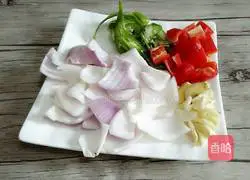 Illustration of how to make fried beef with onions 4