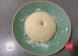 Illustration of how to make ham and bacon pizza 7