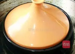 Illustration of how to make braised chicken legs with potatoes in tagine pot 5