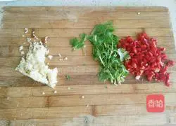 Illustration of how to make spicy vermicelli and baby cabbage 3
