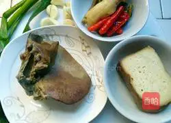 Illustration of how to stir-fry pork liver with kimchi 2