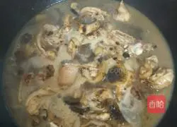 Illustration of braised chicken with preserved vegetables 3