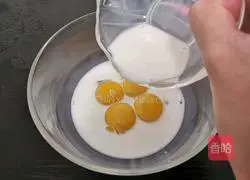 Strawberry roll recipe illustration 4