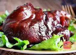 Illustration of how to make rock sugar elbows 17