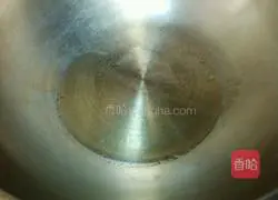 Illustration of how to stir-fry pork with green onions 2