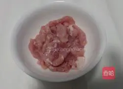 Illustration of how to make shredded pork with green onions 3