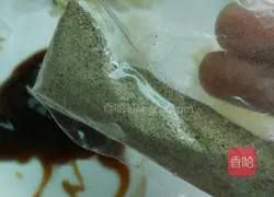 Illustration of how to make garlic-flavored Orleans grilled wings 6