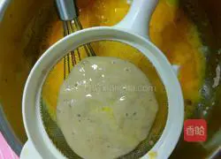 Illustration of how to make banana chiffon cake 6