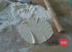 Illustration of how to make siu mai with kimchi and pork stuffing 4