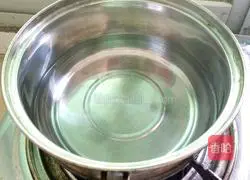 Illustration of how to make curry fish balls 1